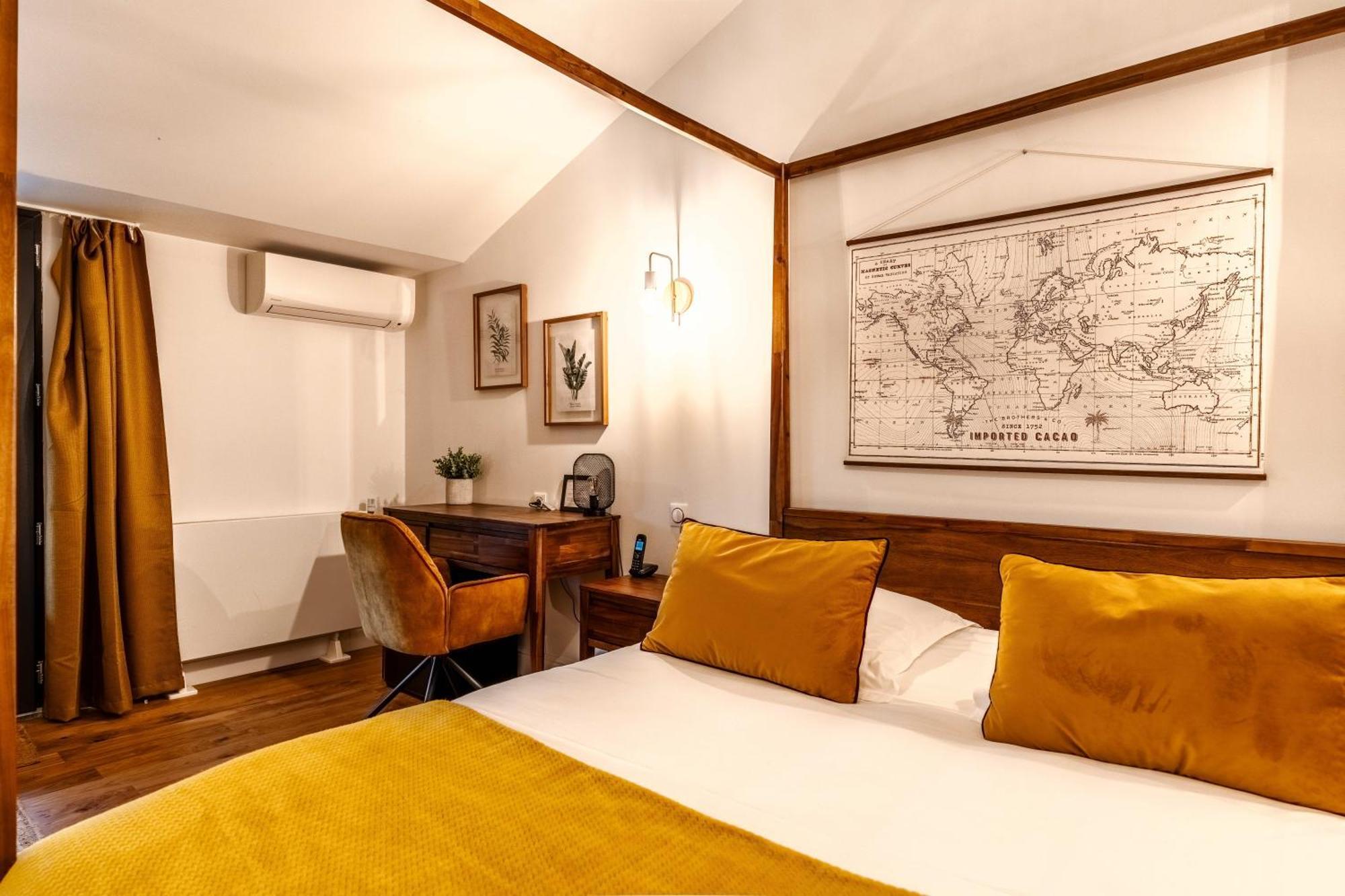 Hotel Quai Des Pontis Cognac Exterior photo